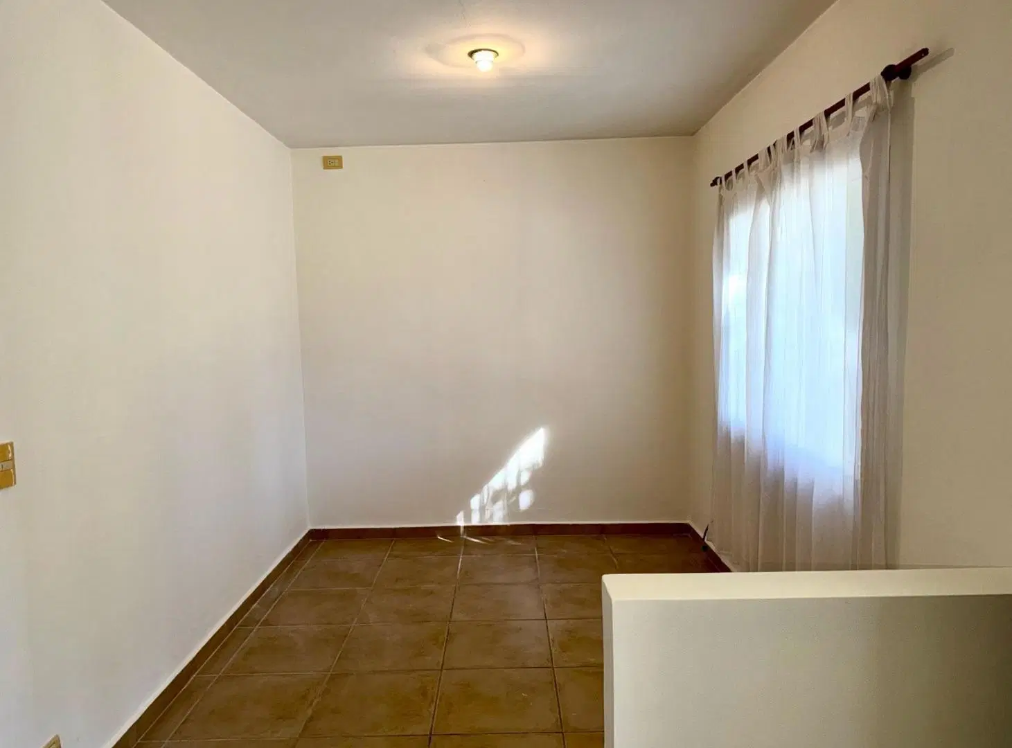 HERMOSA Y AMPLIA CASA EN BARRIO ALTOS DEL SOL EN ALQUILER 4