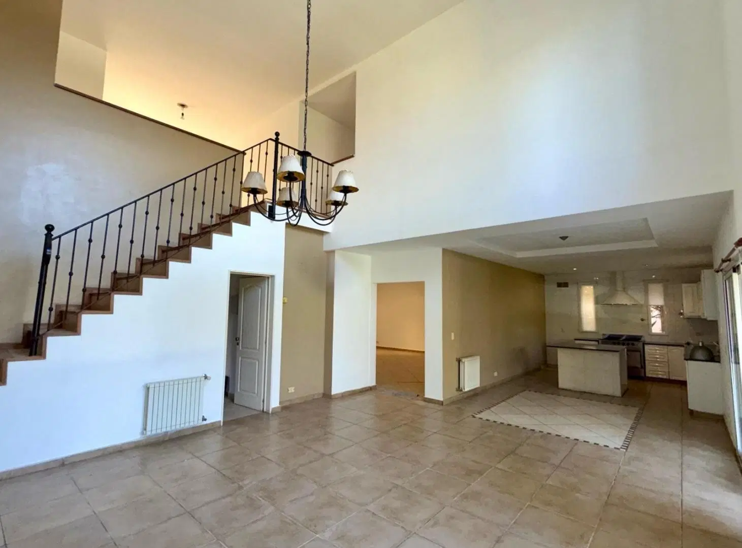 HERMOSA Y AMPLIA CASA EN BARRIO ALTOS DEL SOL EN ALQUILER 5