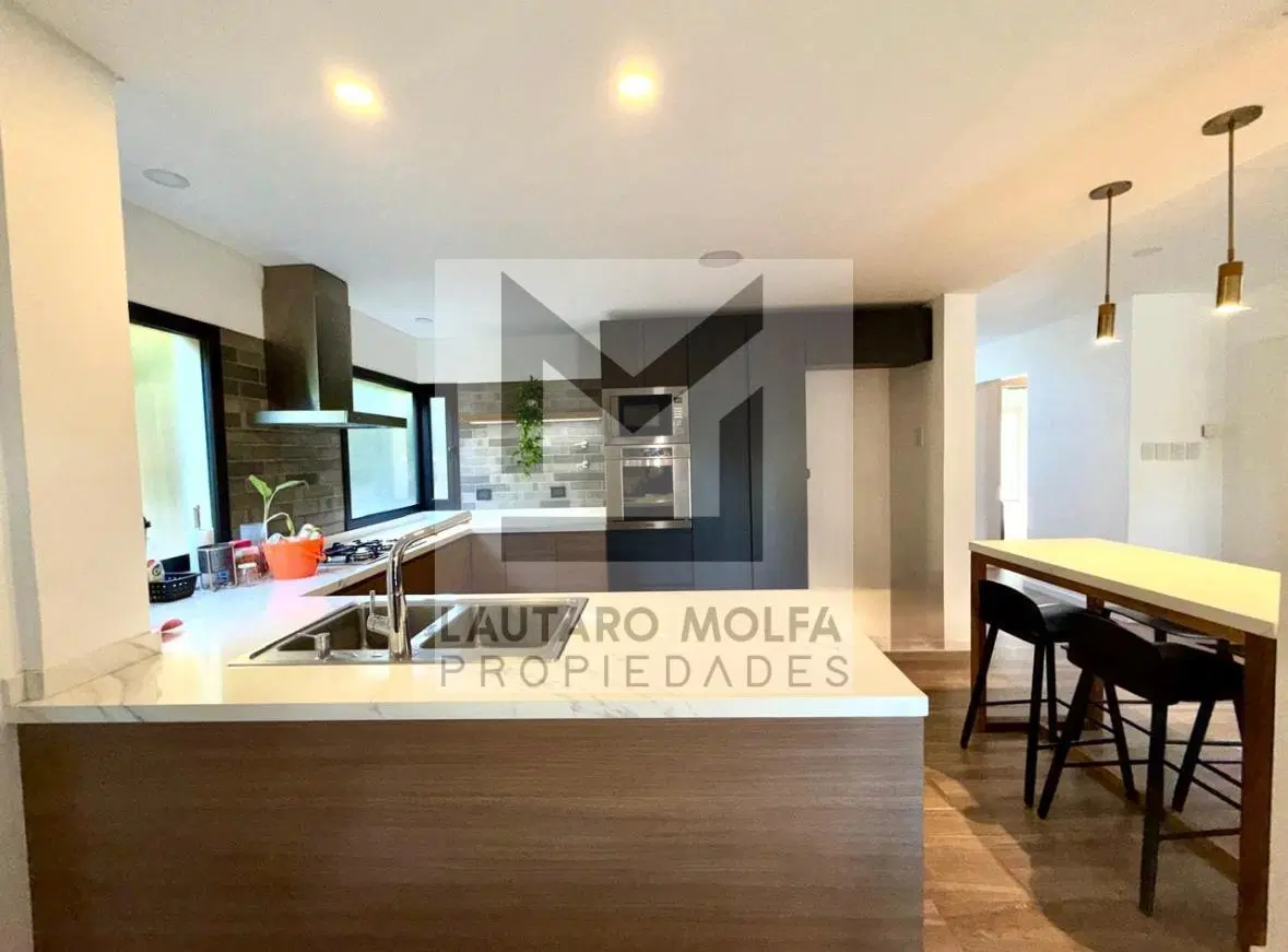 ALQUILER SEMIAMUEBLADO CASA 5 AMB. EN BARRIO SOLELOIR 3