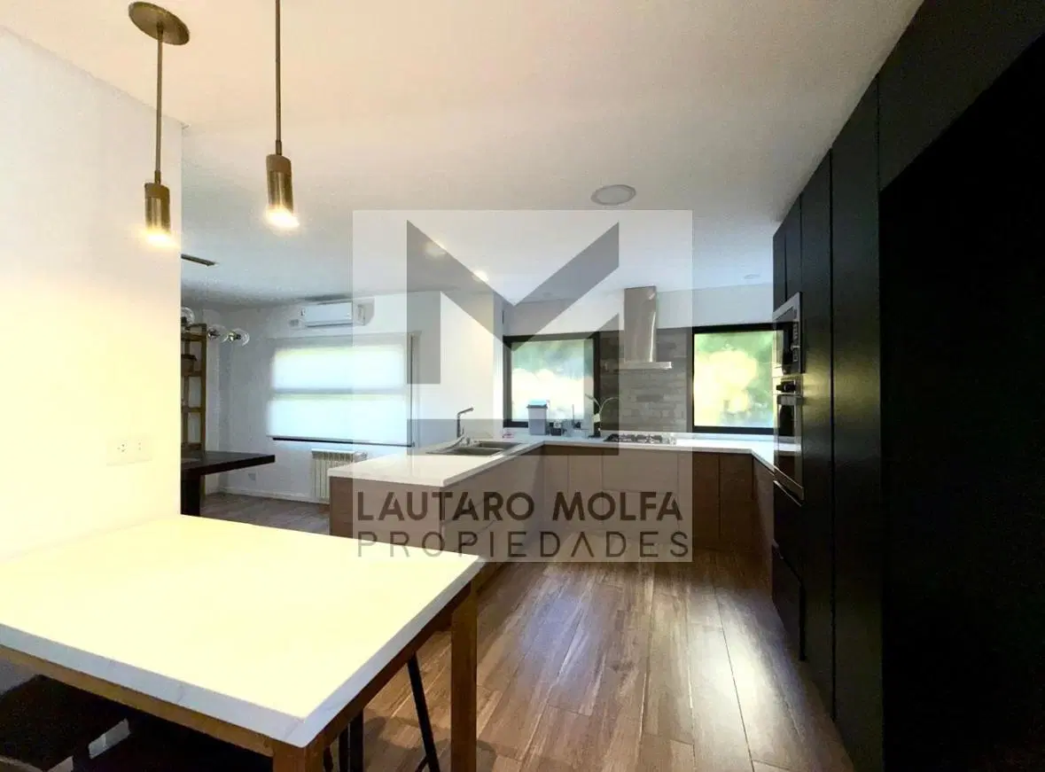 ALQUILER SEMIAMUEBLADO CASA 5 AMB. EN BARRIO SOLELOIR 4