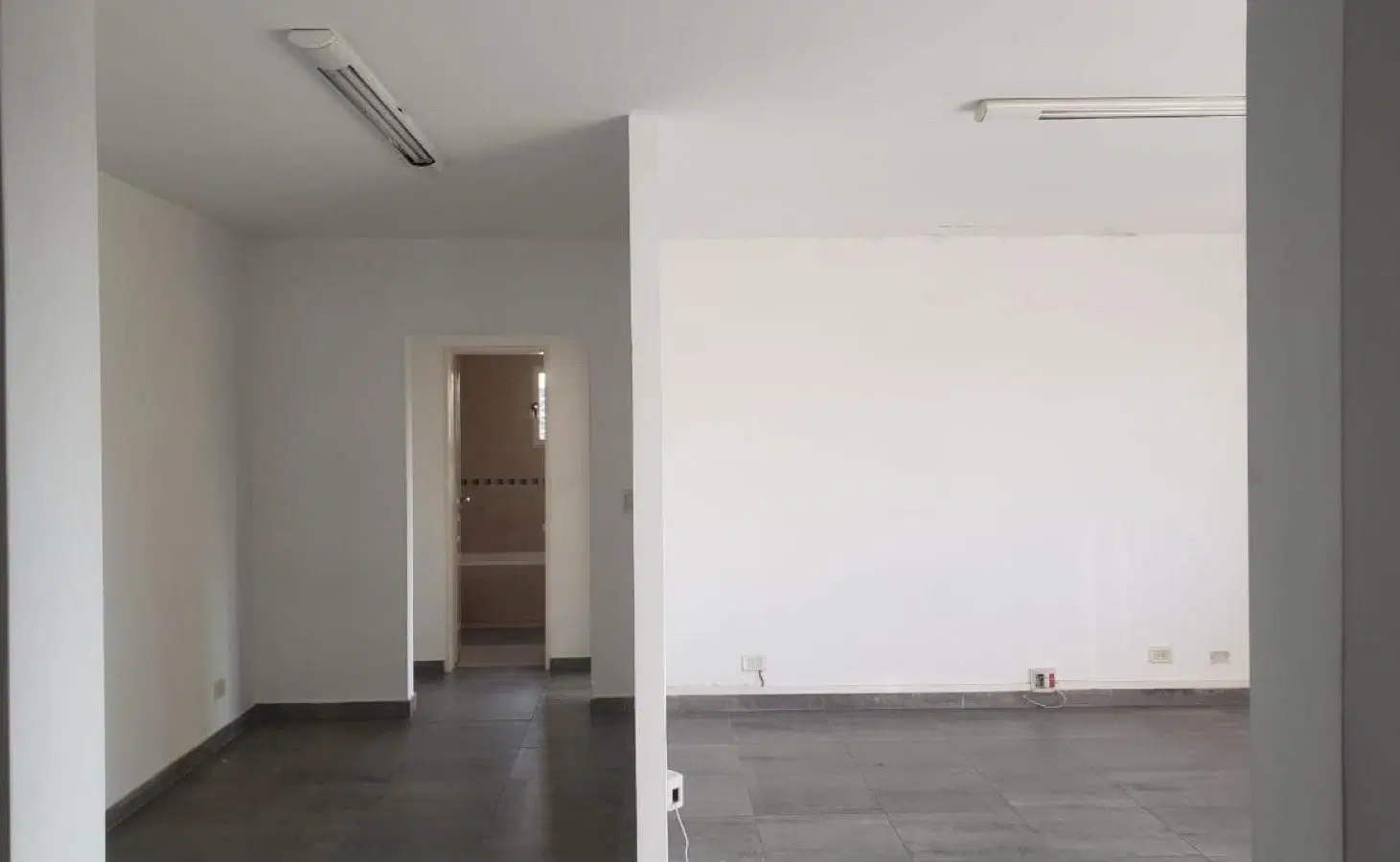 Oficina Ituzaingó Norte con cochera y cocina 2