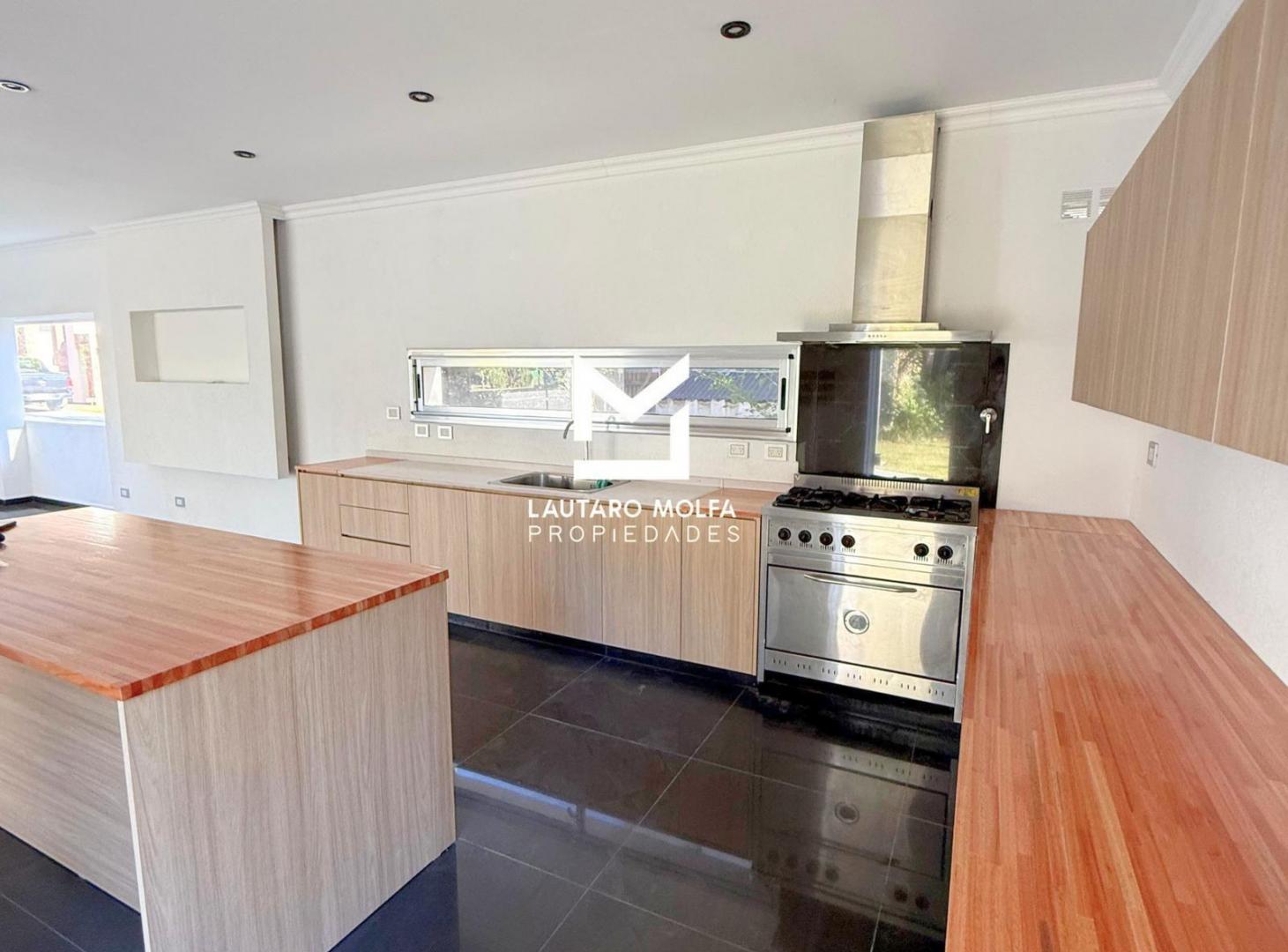 Foto de casa venta 4 dormitorios barrio cerrado Casco de Álvarez Francisco, imagen 5