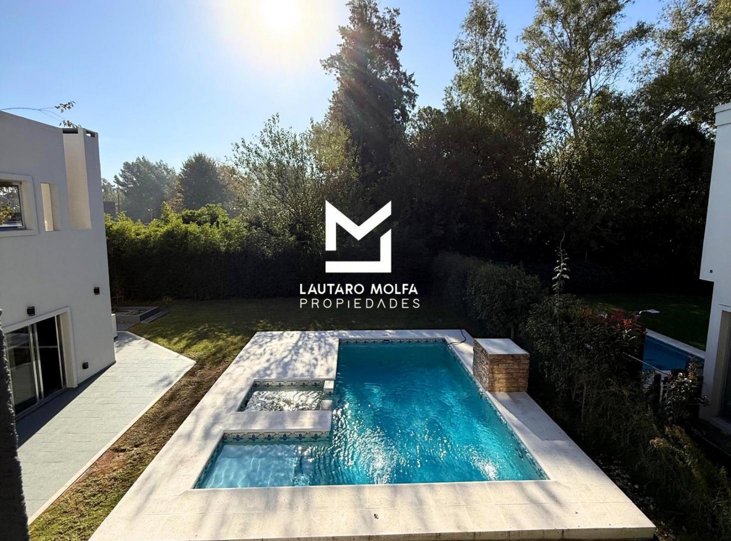 Foto de casa venta 4 dormitorios barrio cerrado Casco de Álvarez Francisco, imagen 2