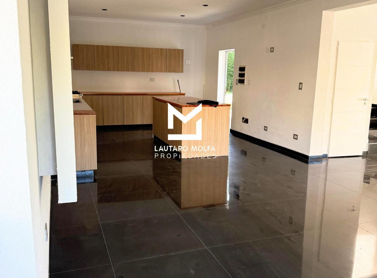 Foto de casa venta 4 dormitorios barrio cerrado Casco de Álvarez Francisco, imagen 4