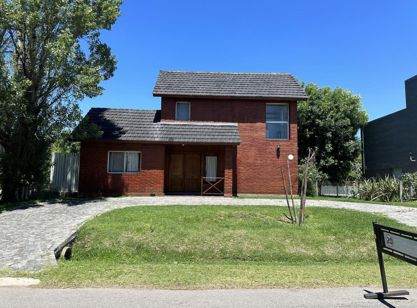 Foto de CASA 3 Amb.EN VENTA BARRIO CERRADO ALTOS DEL SOL con pileta, imagen 1