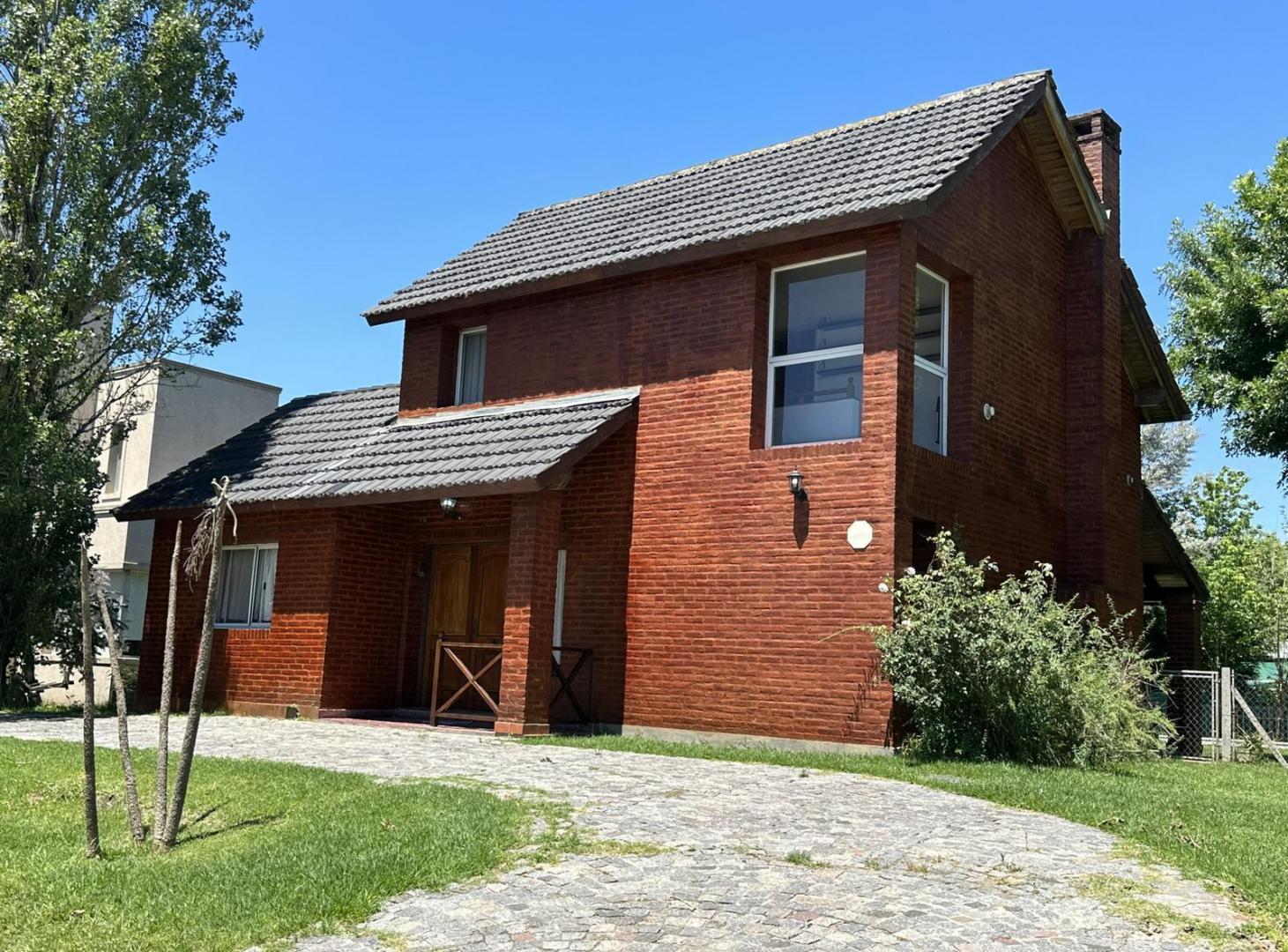 Foto de CASA 3 Amb.EN VENTA BARRIO CERRADO ALTOS DEL SOL con pileta, imagen 3
