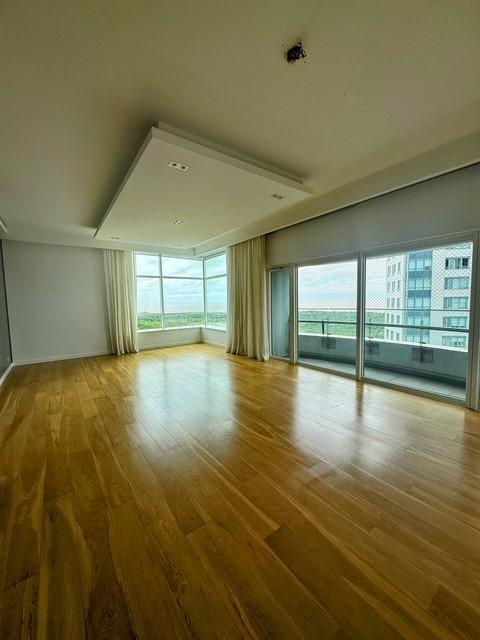 VENTA Alvear Tower - Piso alto con excelentes vistas. 3 suites y dependencia