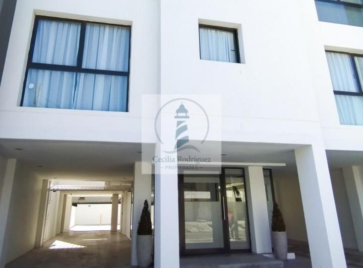 Departamento moderno  2 amb. c/cochera -vista al mar - Punta Mogotes p/4 pax.
