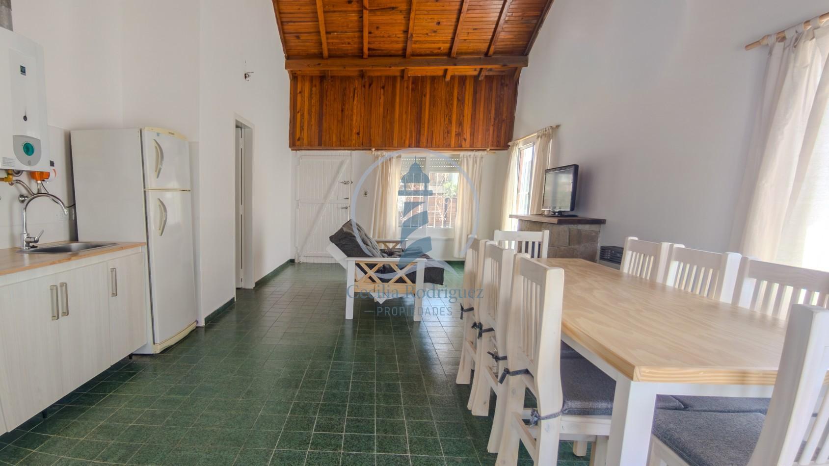 Foto de Gran Chalet 4 amb. c/parque y parrilla - a 4 cdas. del mar, imagen 4