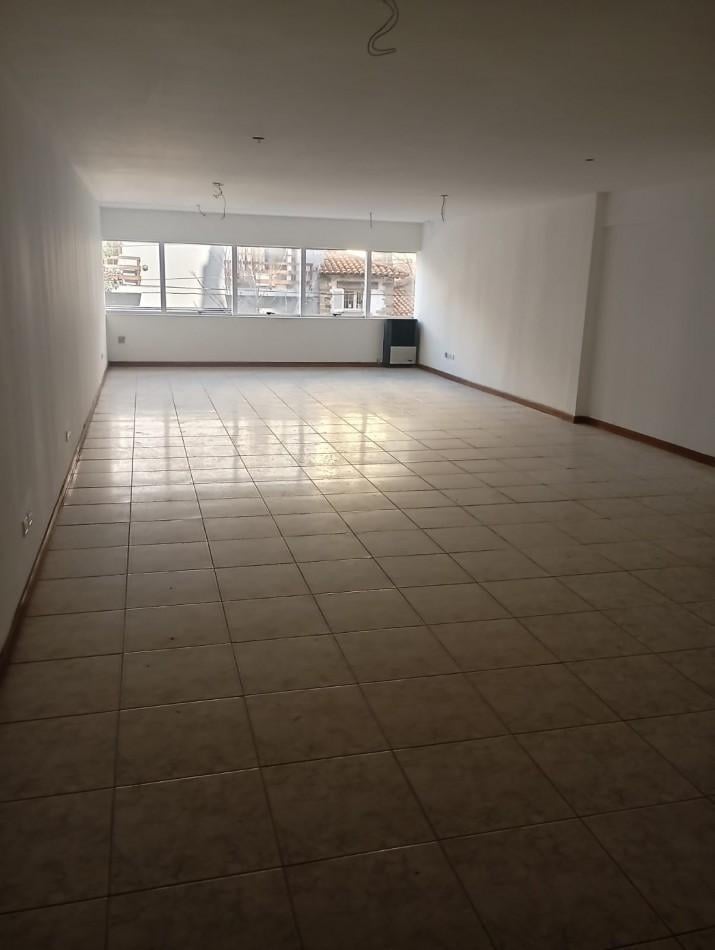 Foto de Oficina uso profesional/comercial x 24 meses en alquiler, imagen 1