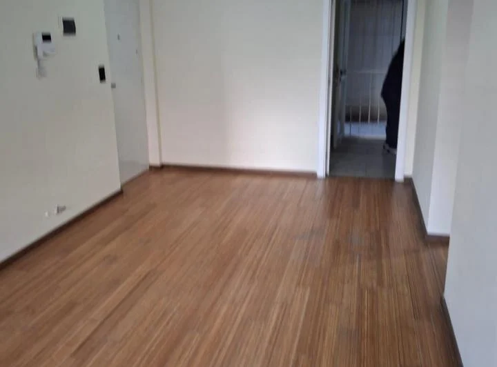 Departamento céntrico con patio 1