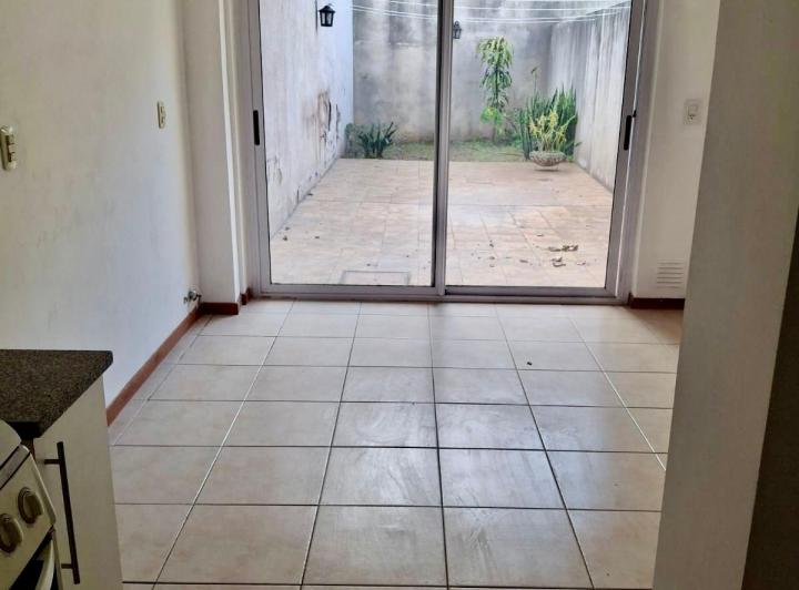 Alquiler duplex con patio 1