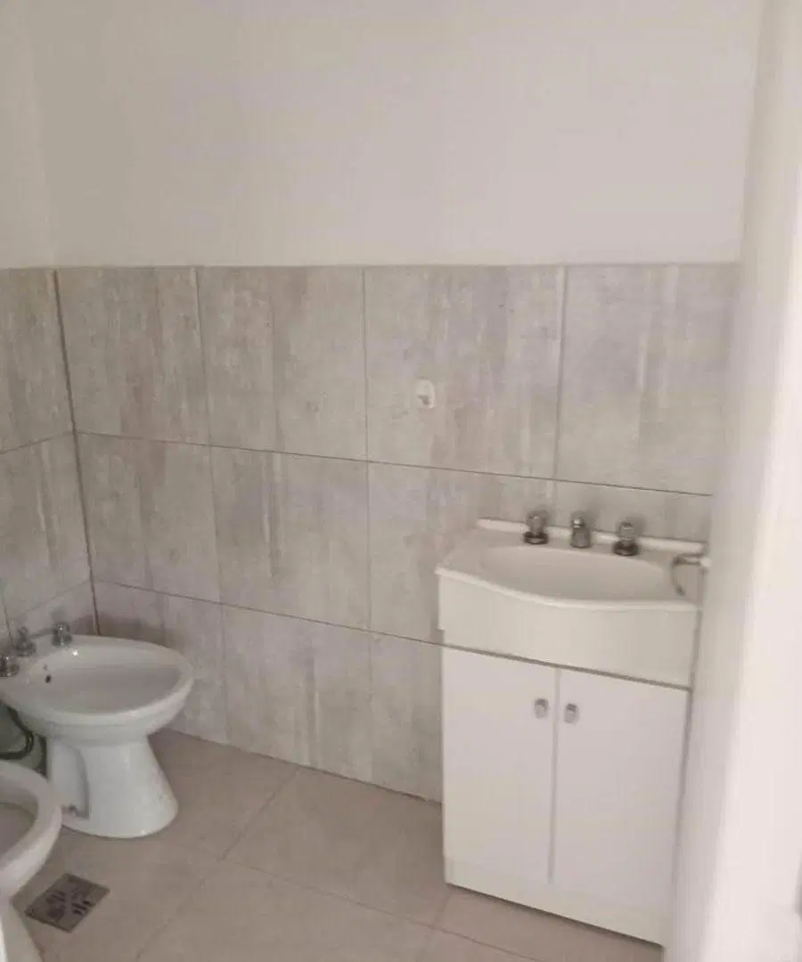 ALQUILO EXCELENTE DÚPLEX EN UNQUILLO $ 690.000.- 4