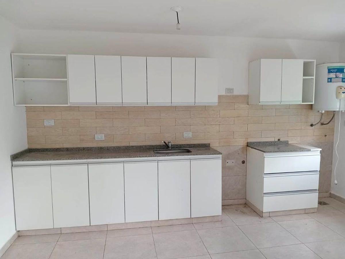 ALQUILO EXCELENTE DÚPLEX EN UNQUILLO $ 690.000.-