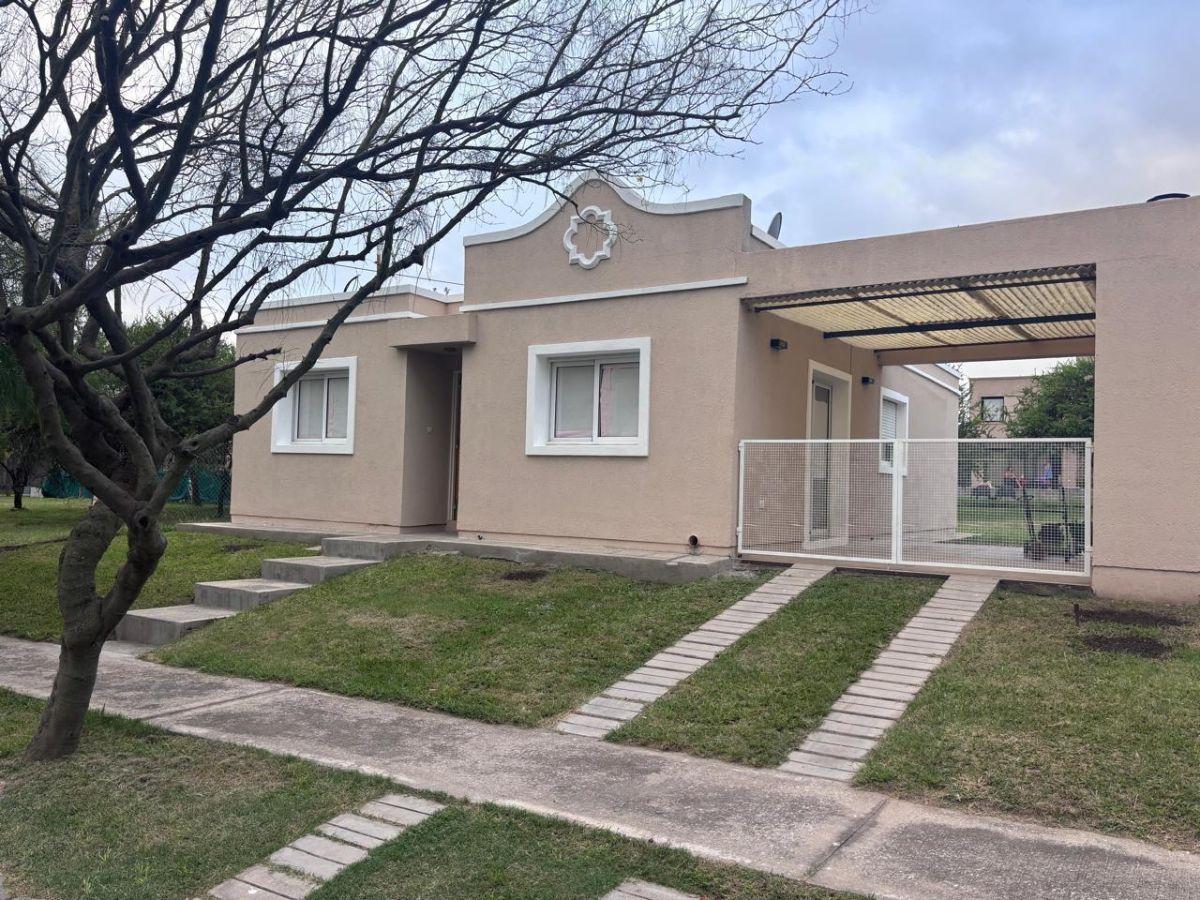 ALQUILO CASA DE CATEGORÍA – SAN ALFONSO DEL TALAR $ 1.600.000.-