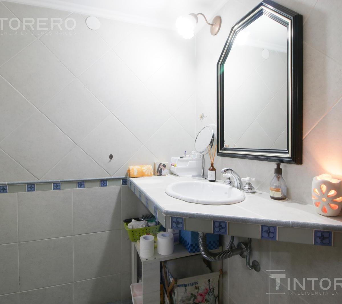 Venta Casa 7 Ambientes con Parque, Pileta, Quincho y Cochera en Florencio Varela 3