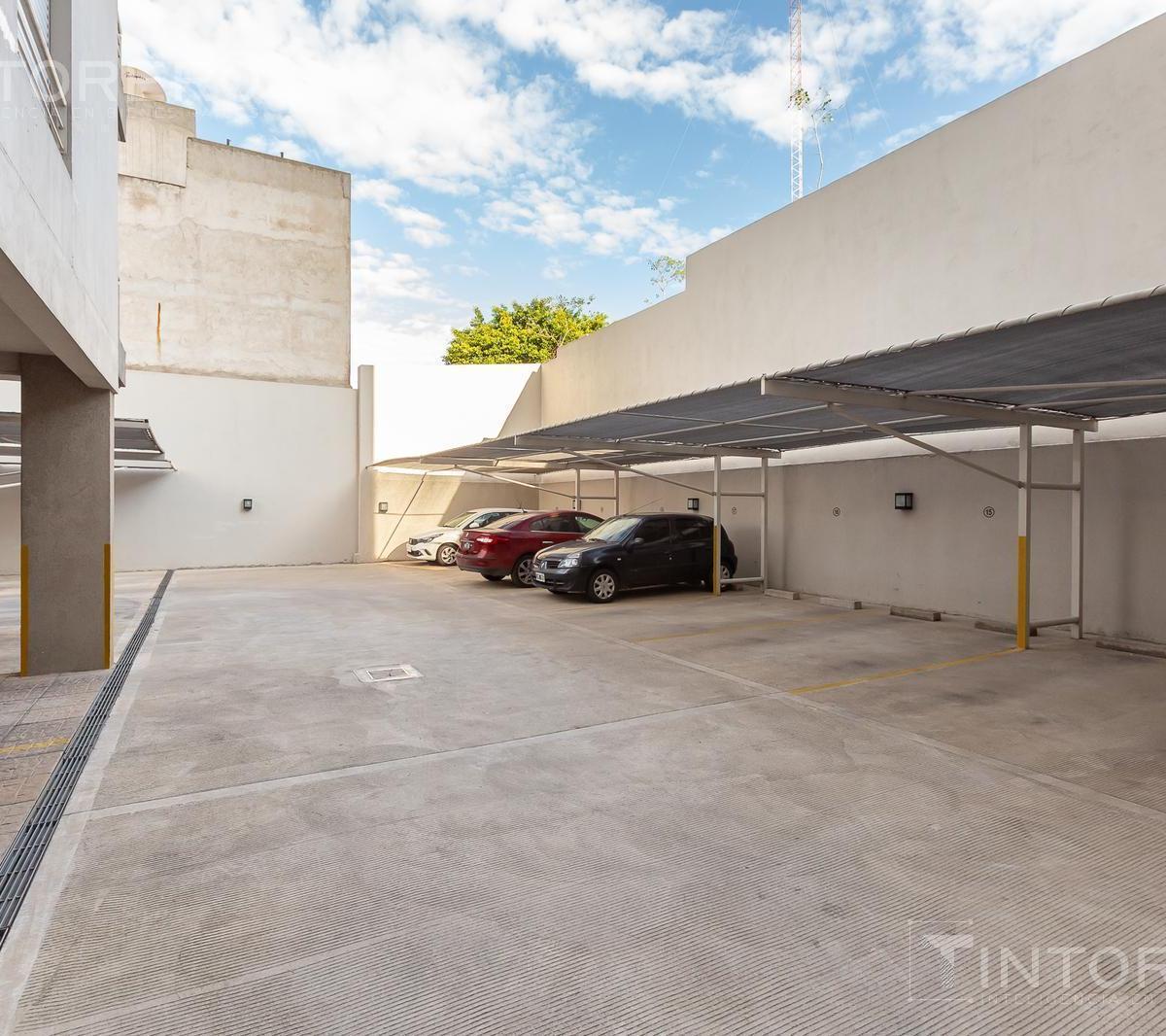 Venta Departamento 2 Ambientes Balcon y Cochera. Acepta Permuta 4