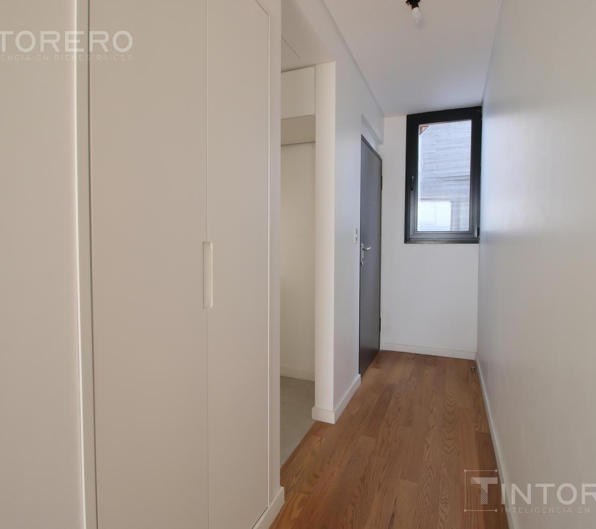 Departamento en Venta de 3 Ambientes con Balcón en Liniers 4