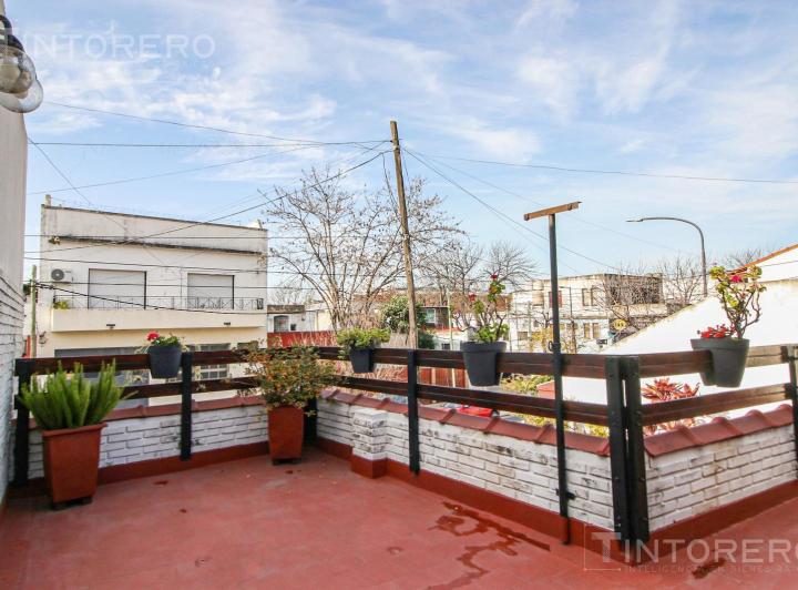 VENTA CASA 4 AMBIENTES EN SOLDATI CON PATIO, PARRILLA, TERRAZA Y COCHERA 2
