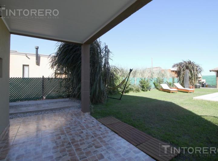 VENTA CASA 4 AMB. EN BARRIO "HARAS  EL TERRAPLEN" CON PILETA Y PARQUE 5