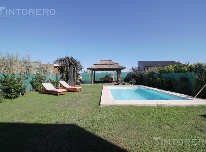 VENTA CASA 4 AMB. EN BARRIO "HARAS  EL TERRAPLEN" CON PILETA Y PARQUE 2