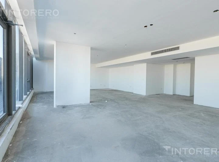 Oficina en alquiler de 160m2 con balcón aterrazado. Edificio Lex Tower en San Nicolás, CABA. 1