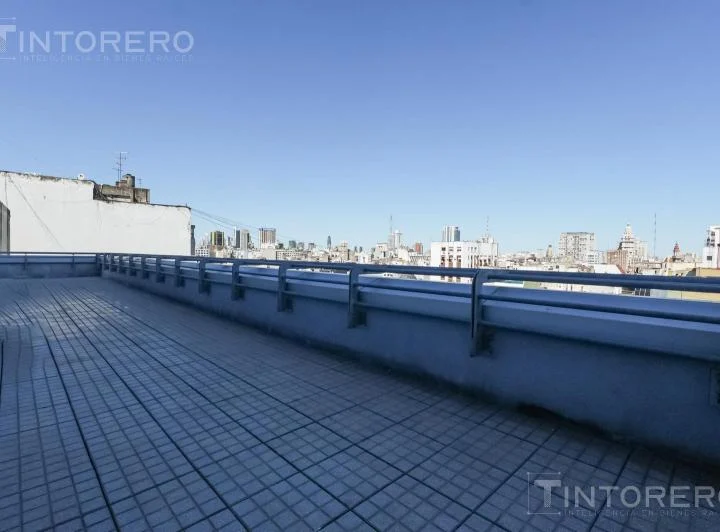 Oficina en alquiler de 160m2 con balcón aterrazado. Edificio Lex Tower en San Nicolás, CABA. 2