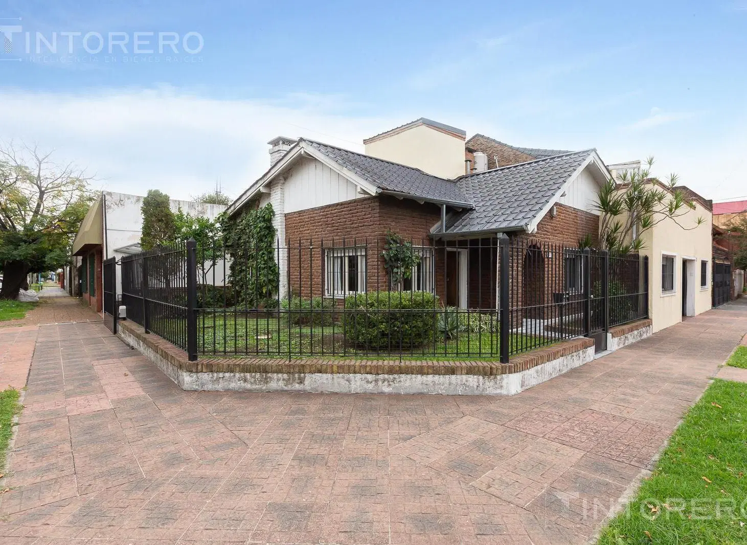 VENTA CASA 5 AMBIENTES CASEROS NORTE. ACEPTA PERMUTA 2