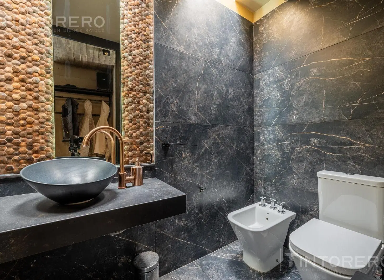 Exclusiva casa de diseño 5 ambientes con parque y piscina en Parque Leloir. 8