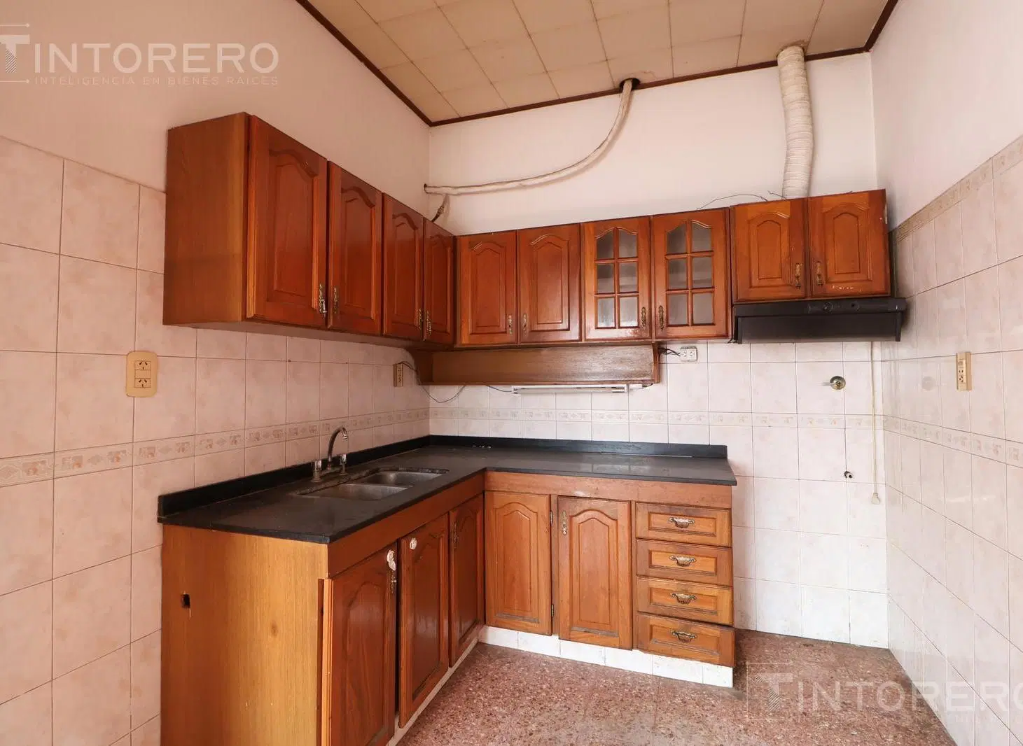 CASA EN MERLO CENTRO 4 AMBIENTES CON COCHERA Y PILETA 8