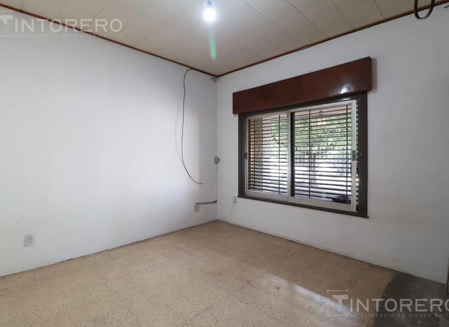 CASA EN MERLO CENTRO 4 AMBIENTES CON COCHERA Y PILETA 5