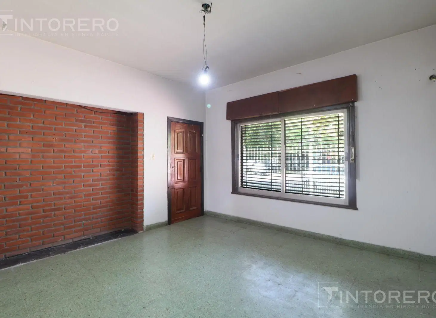 CASA EN MERLO CENTRO 4 AMBIENTES CON COCHERA Y PILETA 2