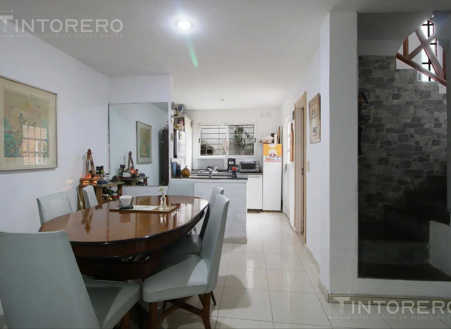 APTA CRÉDITO - VENTA CASA 3 AMBIENTES CON COCHERA, PATIO, LAVADERO Y BALCÓN EN SARANDÍ 5