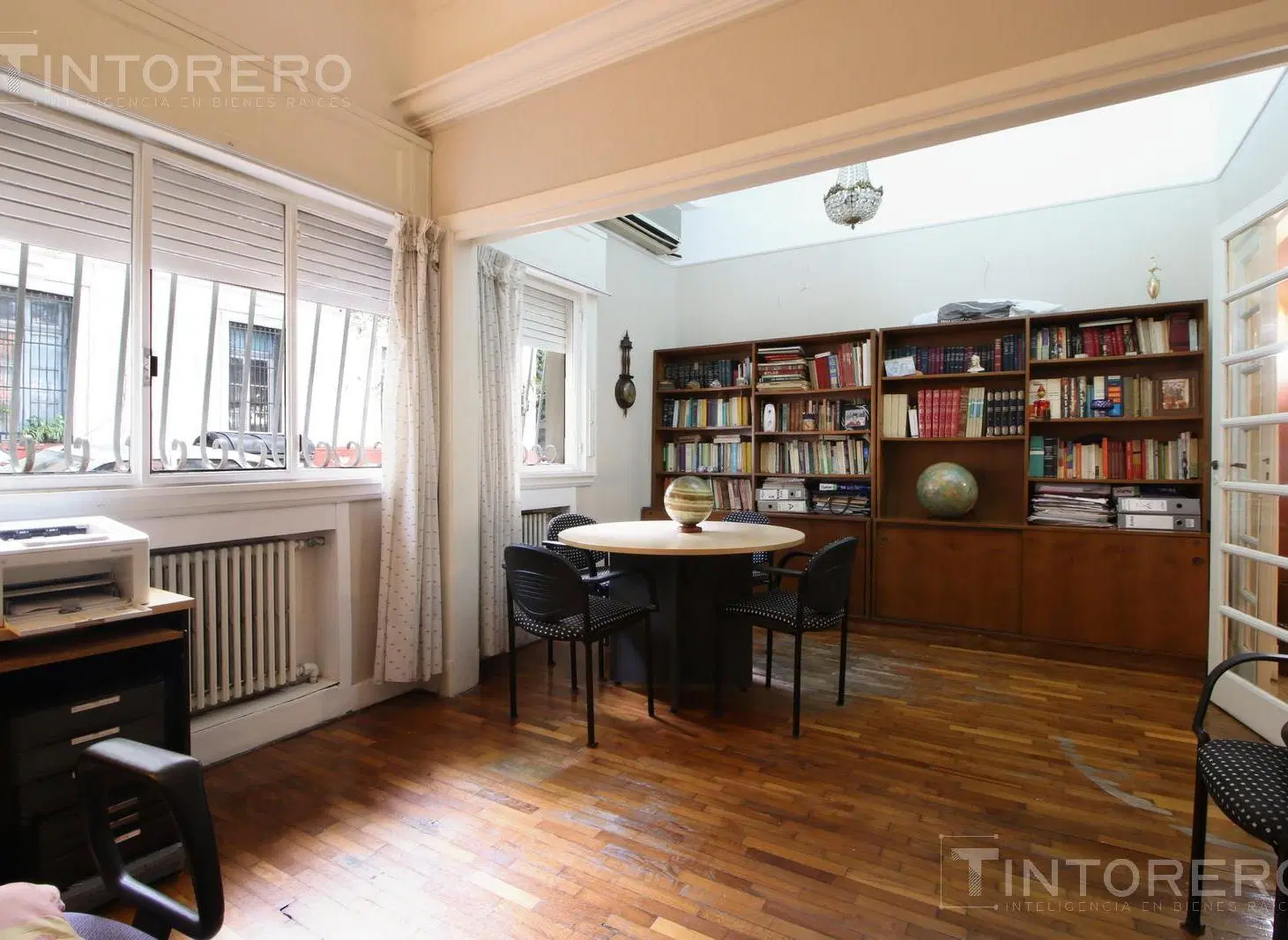 VENTA CASA 4 AMBIENTES CON COCHERA Y PARQUE EN FLORES 3