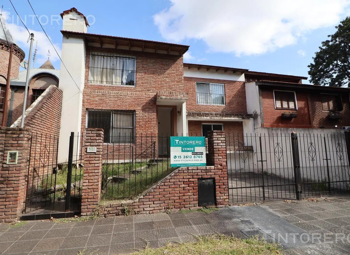Casa en venta de 6 ambientes con patio en El Palomar. 2
