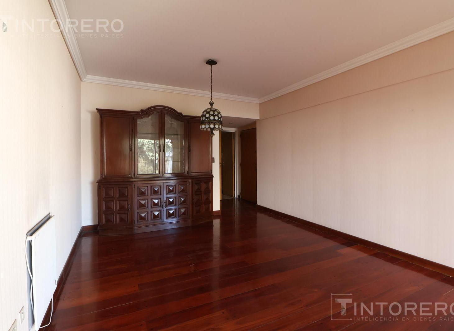 Foto de Departamento 2 ambientes con Balcón, Cochera fija cubierta y Baulera en, imagen 3