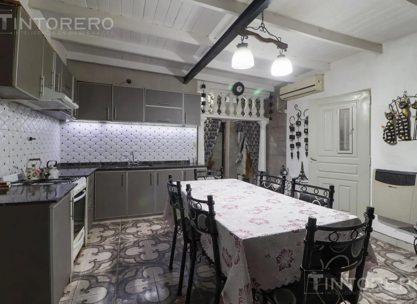 PH 3 ambientes en venta en lomas del mirador con patio 5