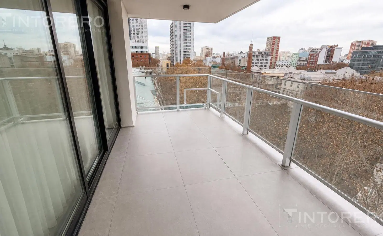 Alquiler departamento 3 ambientes en Quartier del Bajo, Piso 10 con vista abierta y directa al río 5