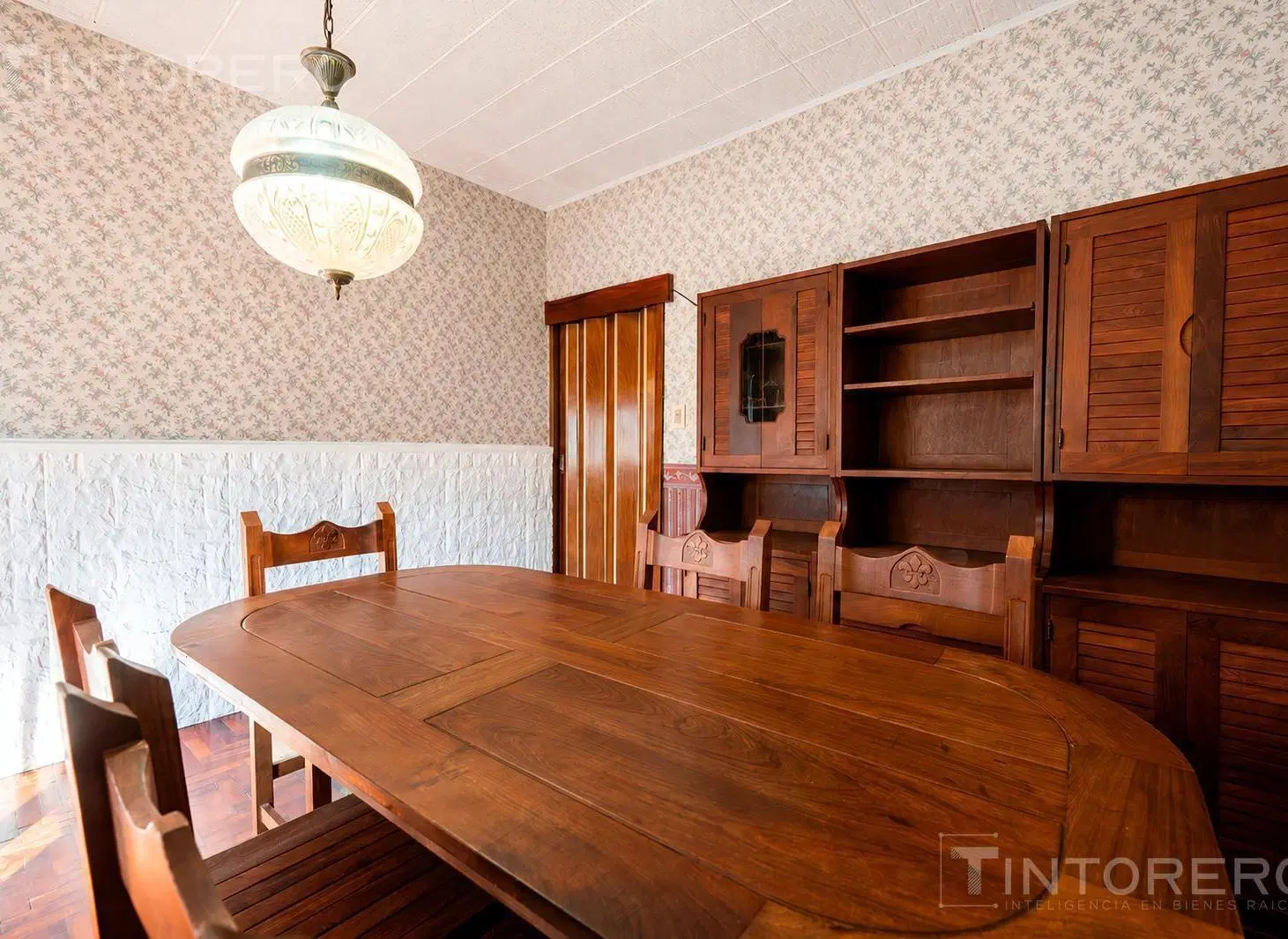 Casa en venta de 4 ambientes con patio, parrilla y cochera en Morón. 4