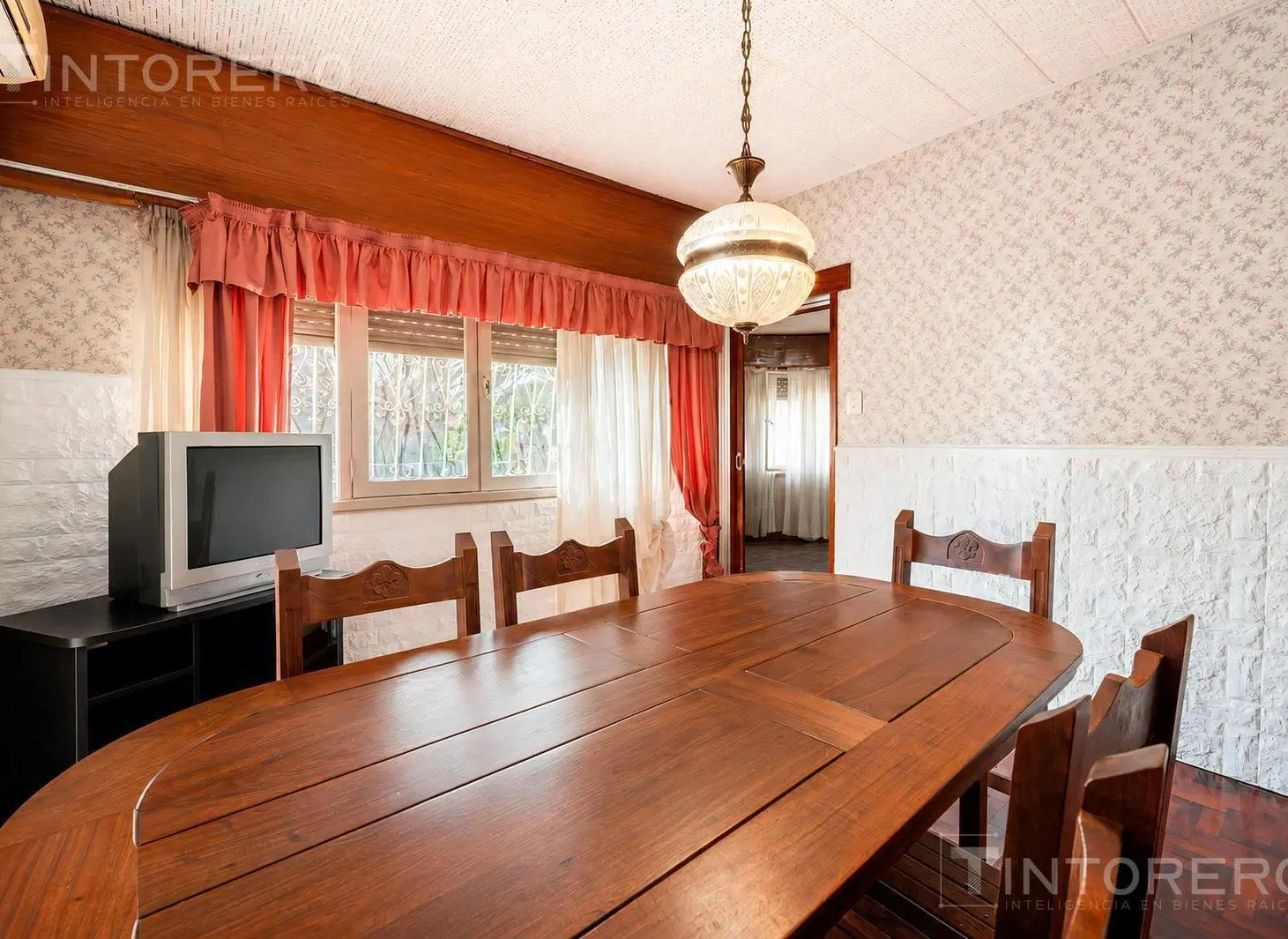Casa en venta de 4 ambientes con patio, parrilla y cochera en Morón. 8
