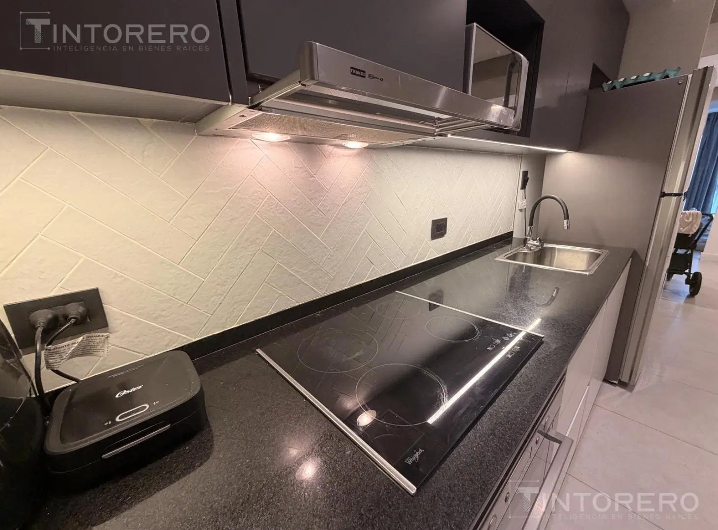 Monoambiente dividido en alquiler en complejo con amenities de categoría en Parque Leloir. 8