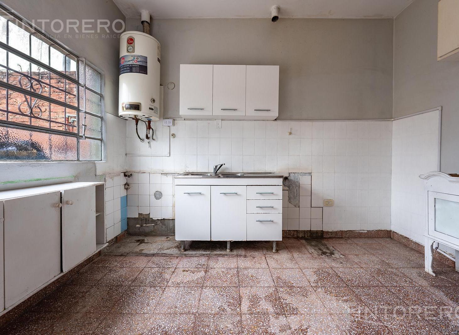 Foto de Casa en venta de 4 ambientes con patio y parrilla en Morón., imagen 4