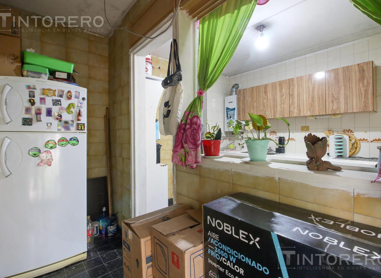 Foto de APTO CRÉDITO - DEPARTAMENTO 4 AMBIENTES EN VENTA EN POMPEYA CON BALCÓN., imagen 2