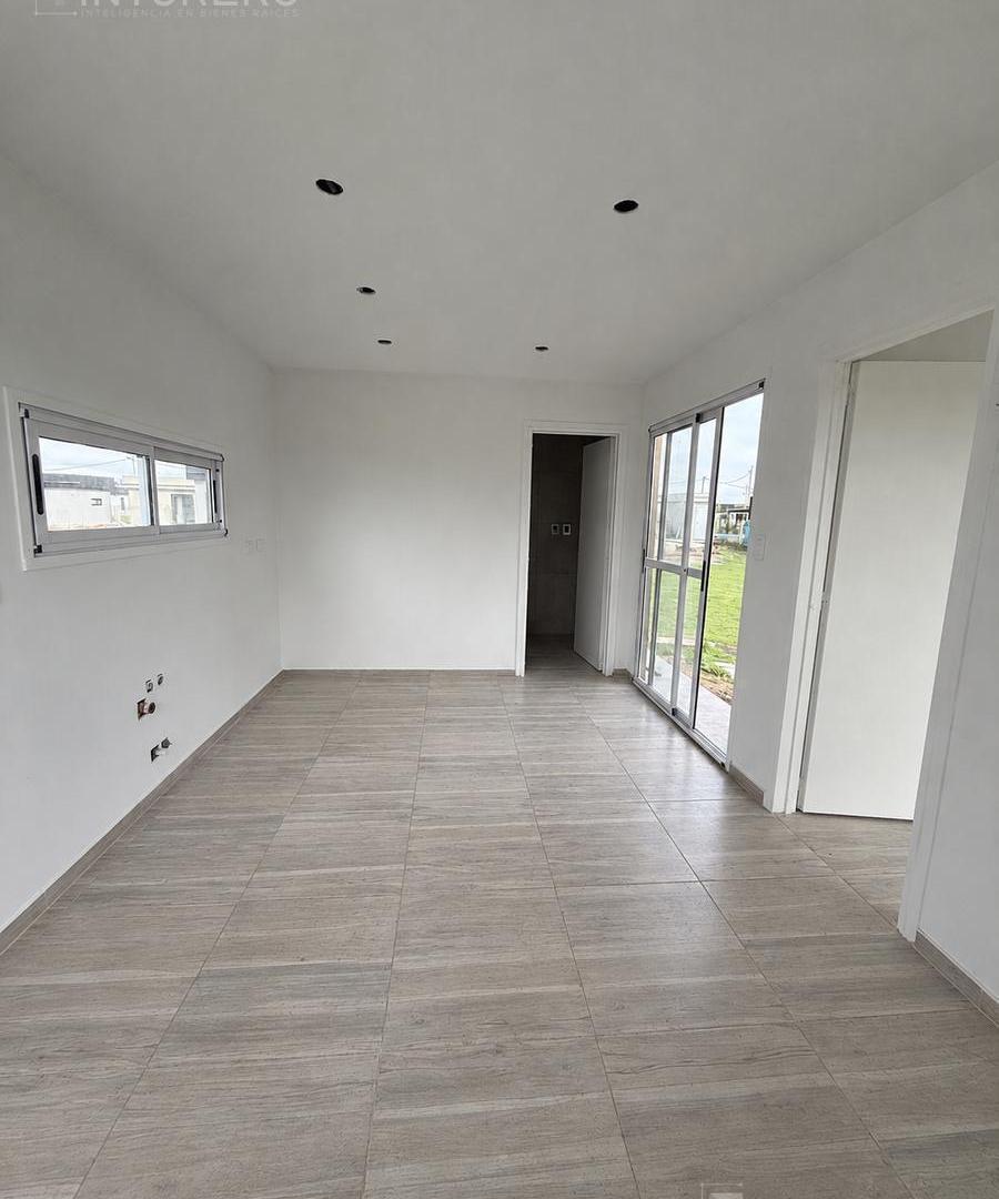 Foto de Lote en venta de 250m2 con vivienda en Barrio Estilo Campo, Ezeiza., imagen 4