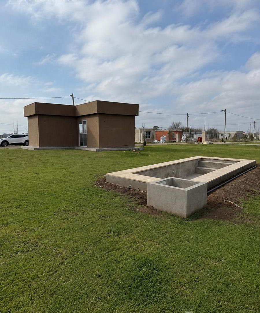 Foto de Lote en venta de 250m2 con vivienda en Barrio Estilo Campo, Ezeiza., imagen 5