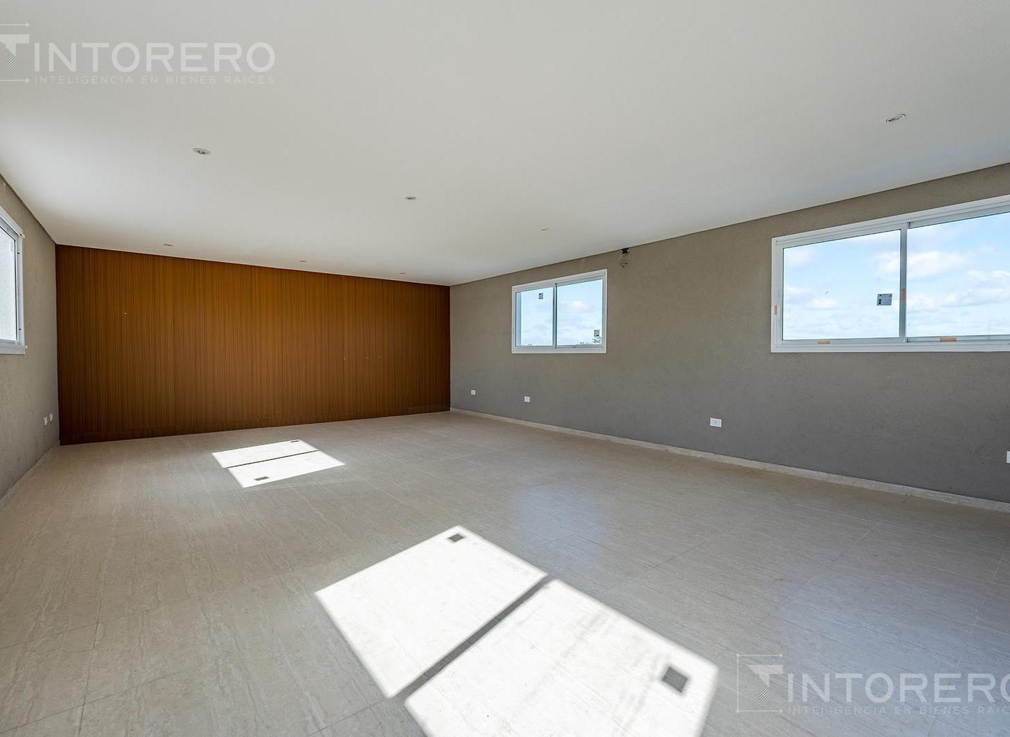 Foto de Departamento en venta de dos ambientes con balcón en edificio con, imagen 1