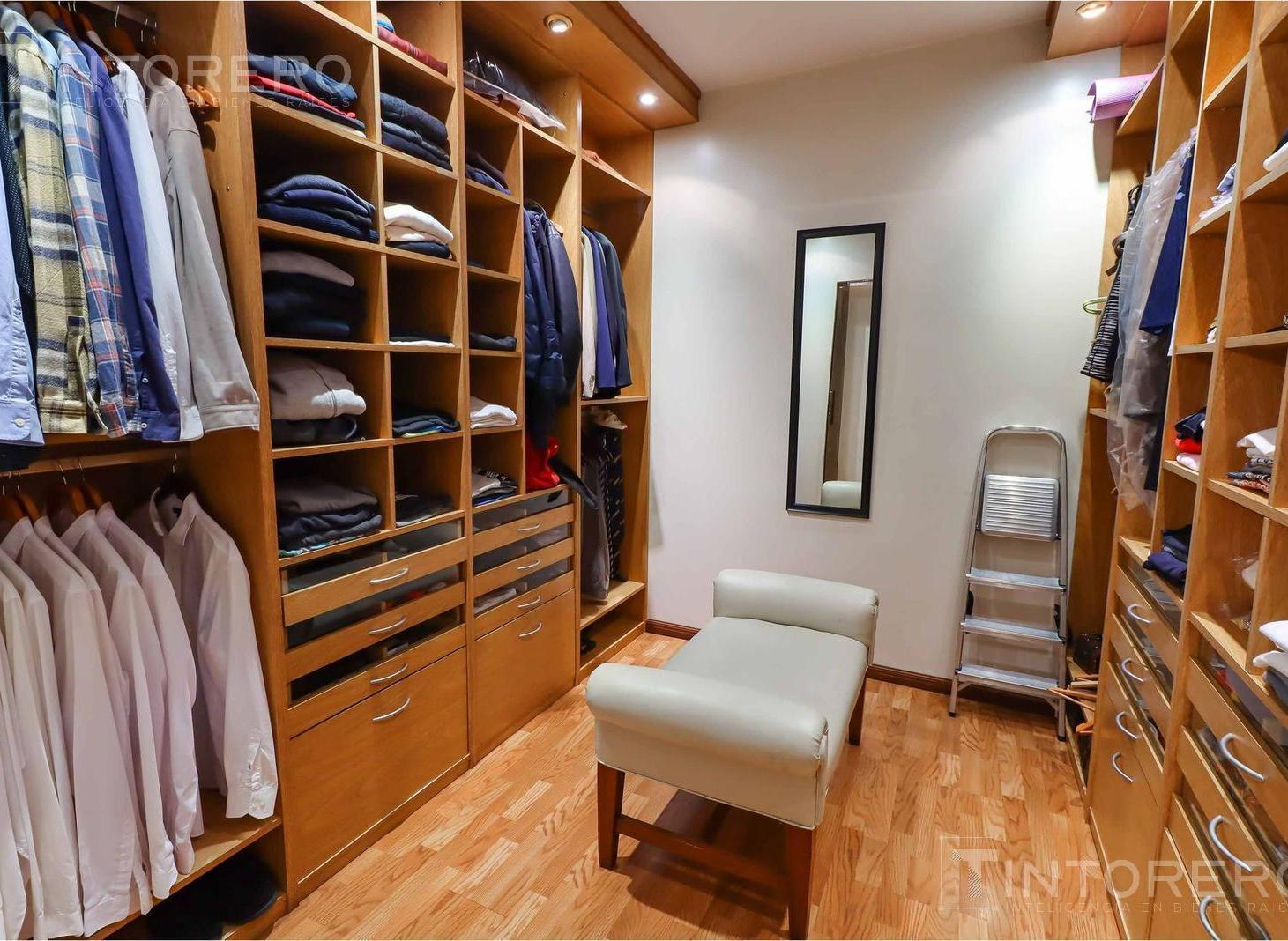 Foto de Venta Casa Castelar Norte 600mts de Lote, Parque Piscina Quincho Cochera, imagen 5