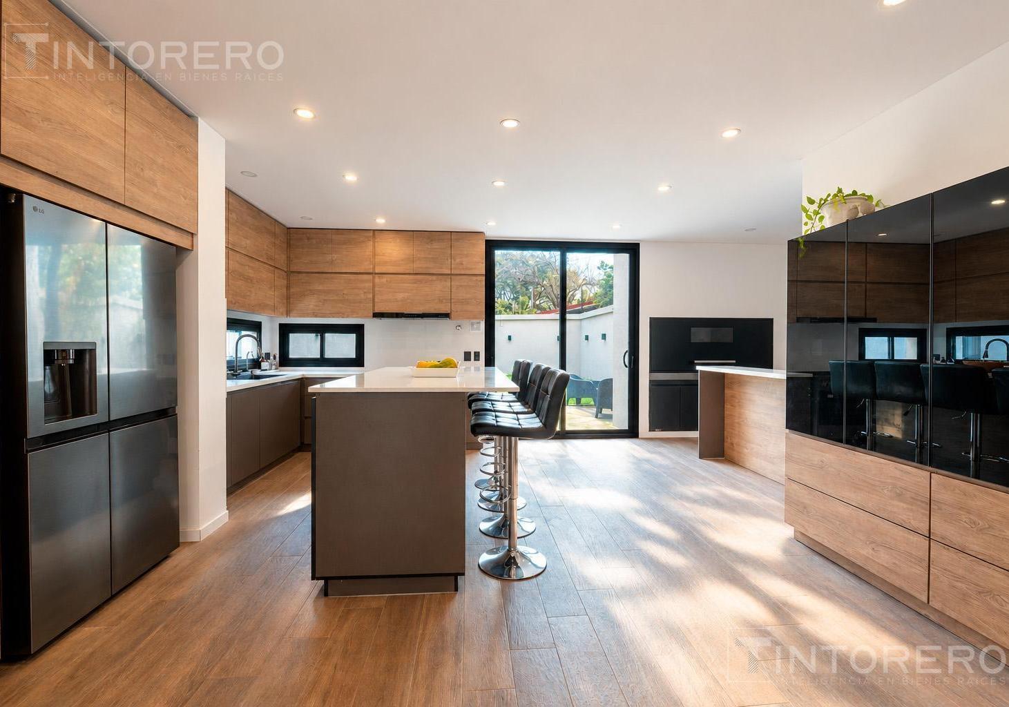 Casa en venta de 6 ambientes exclusiva en Ciudad Jardín