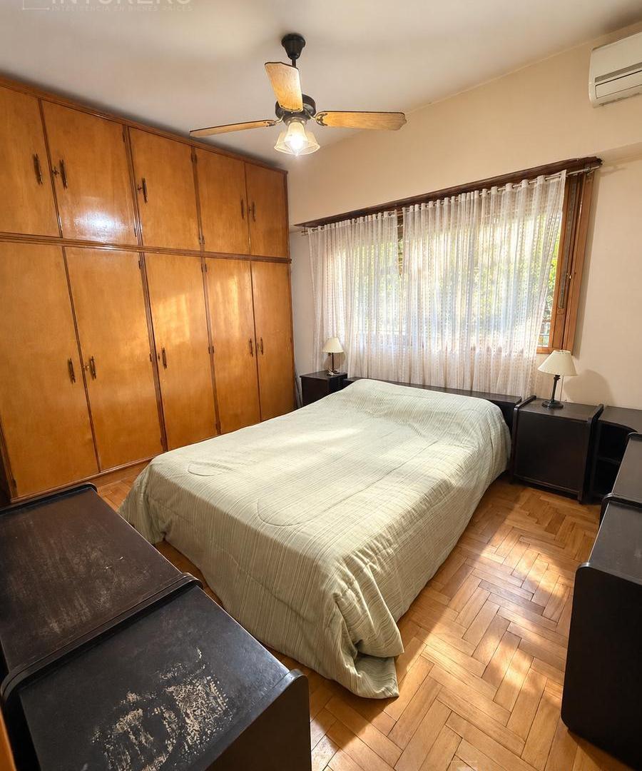 Foto de Casa en venta de 4 ambientes con pileta, quincho y parrilla en Morón., imagen 2