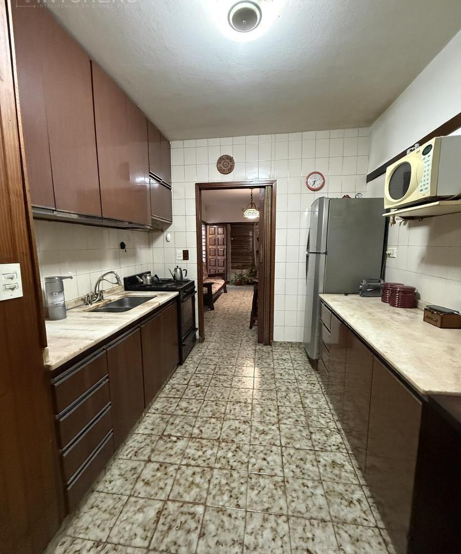 Foto de Casa en venta de 4 ambientes con pileta, quincho y parrilla en Morón., imagen 5